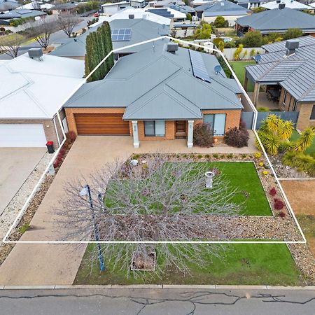 The Anchorage Villa Yarrawonga Exterior photo